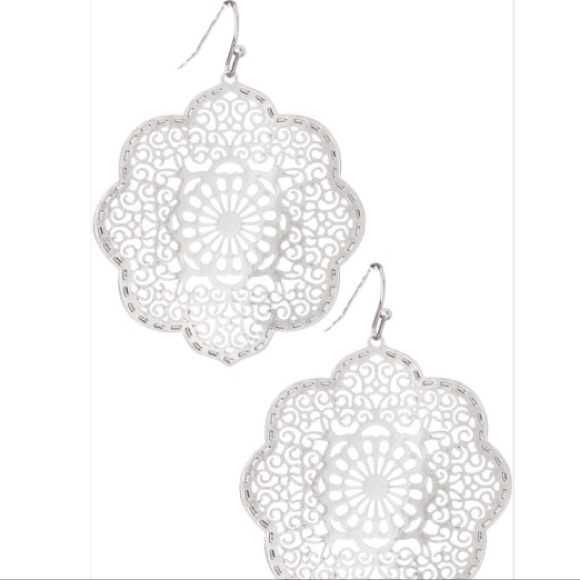 ✨Floral Shaped Drop Earrings - Picture 4 of 4