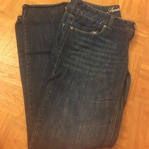 American eagle short cut straight jeans