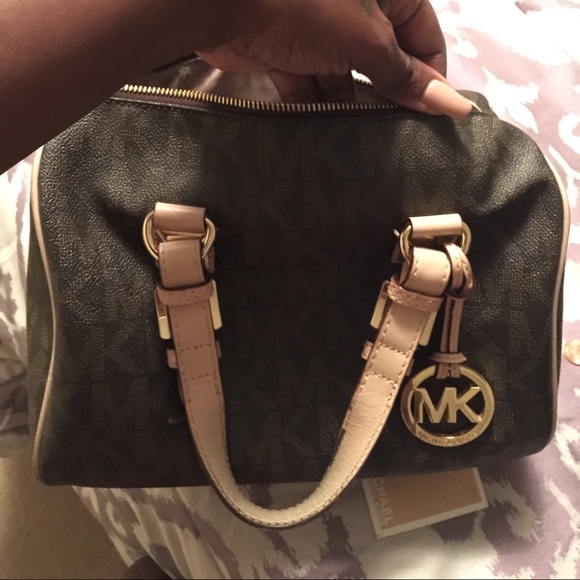 Authentic Michael kors signature bag!!!