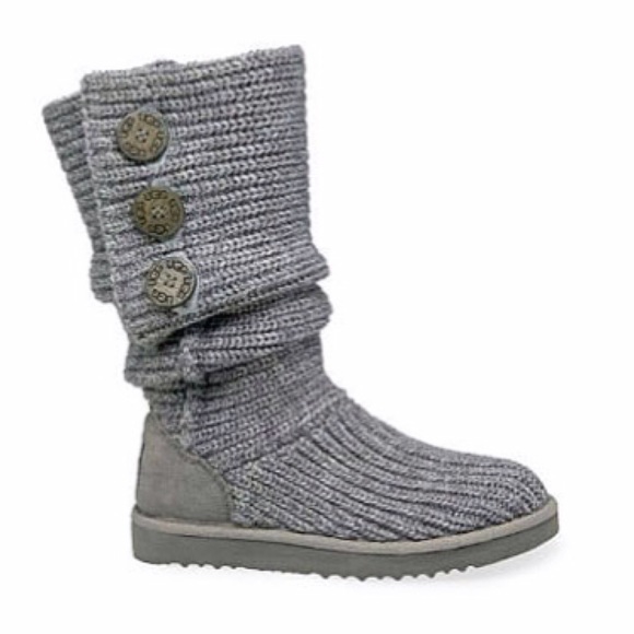 UGG Shoes - • UGG • Classic Cardy
