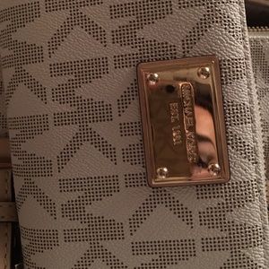 Meet your Posher, Belqees