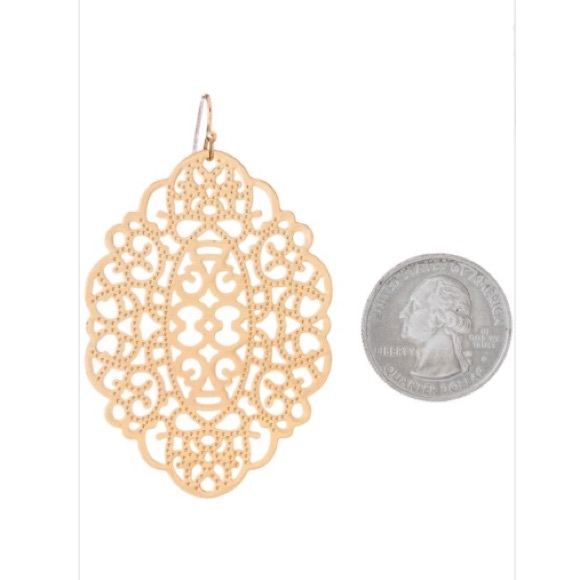 •Last item✨Filigree Drop Earrings - Picture 2 of 4