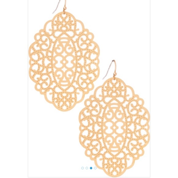 •Last item✨Filigree Drop Earrings - Picture 4 of 4