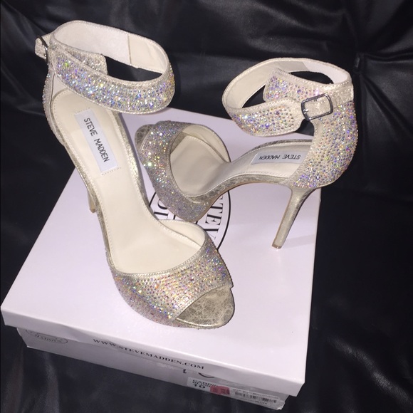 Gold Steve Madden Platform Heels - Picture 3 of 4