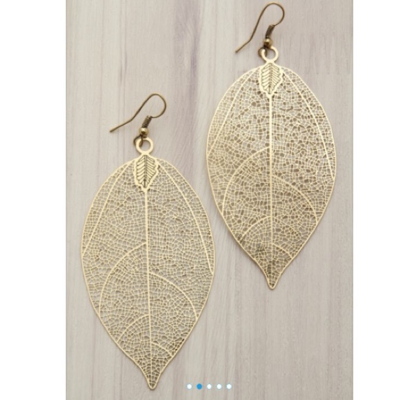 ✨Leafy Drop Earrings - Picture 2 of 4