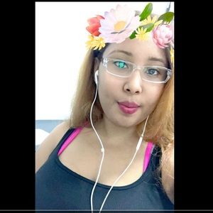 Meet your Posher, Carina