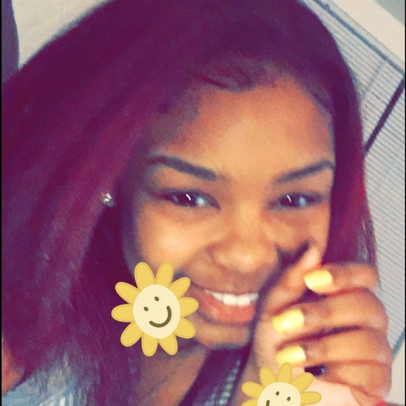 Meet your Posher, Elyse