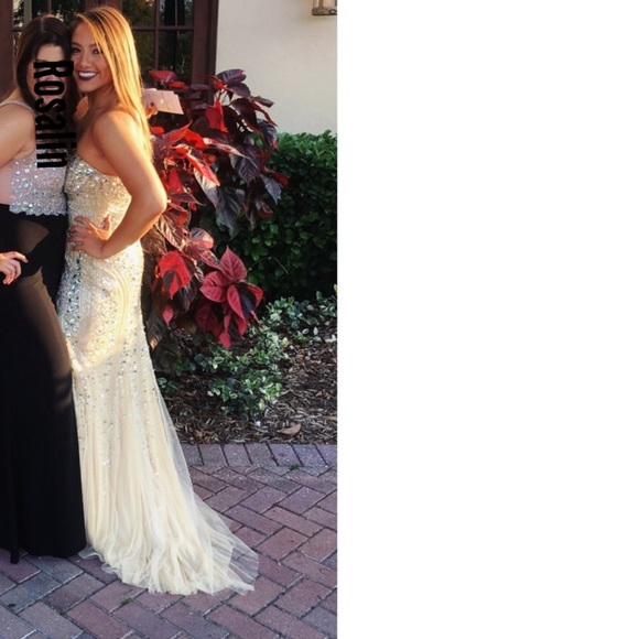 Jasz Couture Size 8 Dress
