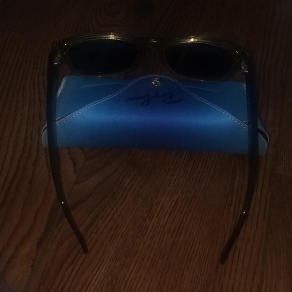 Ray Ban Wayfarers with case