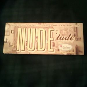The Balm Nude'tude eyeshadow palette