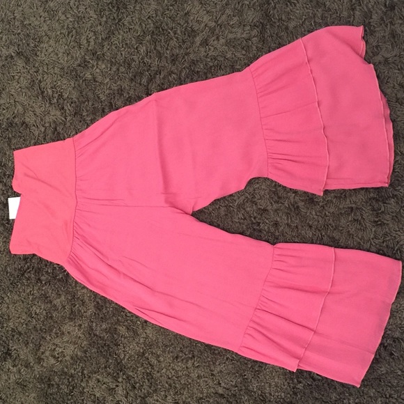 Coral Ruffle Capris - Picture 3 of 3