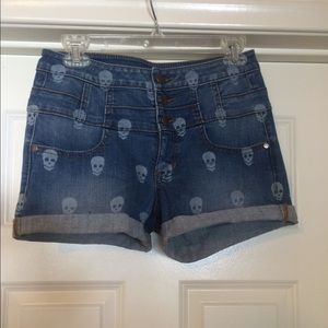 Skull jean shorts
