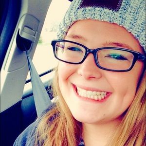 Meet your Posher, Alie