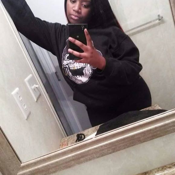 Meet your Posher, Demika - Picture 1 of 1