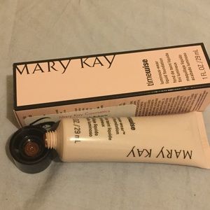 Luminous Wear Liquid Foundation in Bronze 8