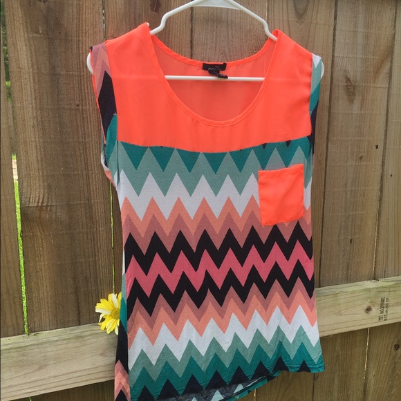 Rue 21 top