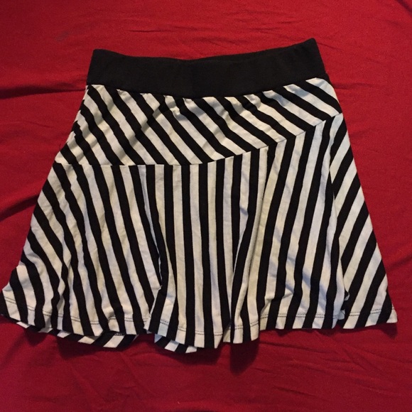 Mimi chicks stripped mini skirt
