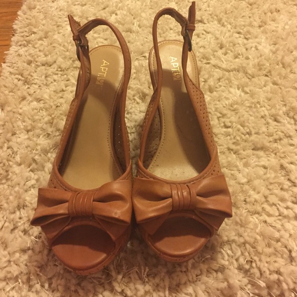 Apt. 9 bow wedges