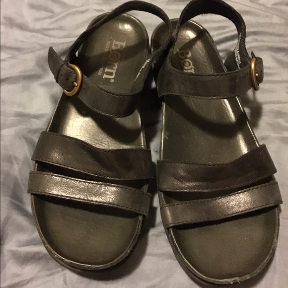 Born sandals
