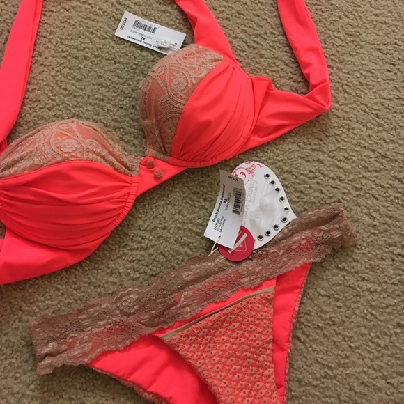 Beach Bunny Swimwear