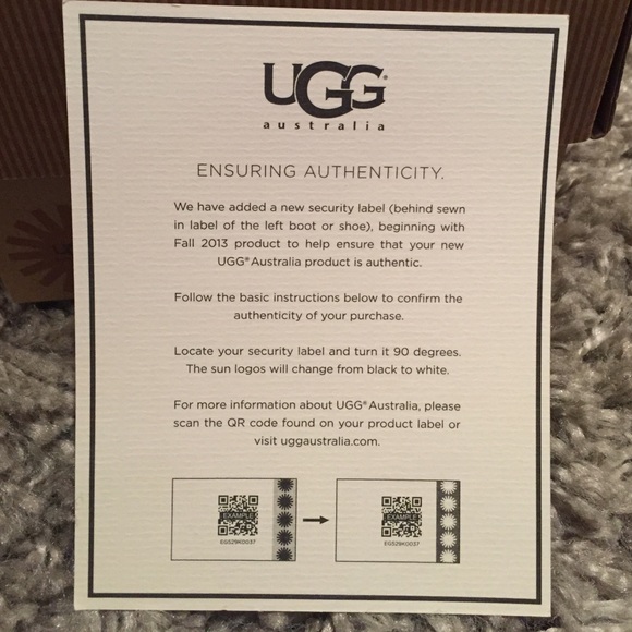 NWT **AUTHENTIC** Dakota Ugg Slippers - Picture 2 of 3