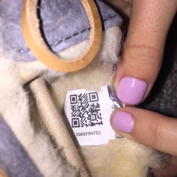 NWT **AUTHENTIC** Dakota Ugg Slippers - Picture 3 of 3