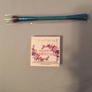 Crease/smudge brush and blush