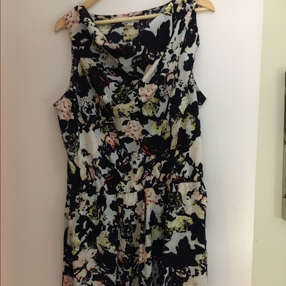 Sleeveless floral dress