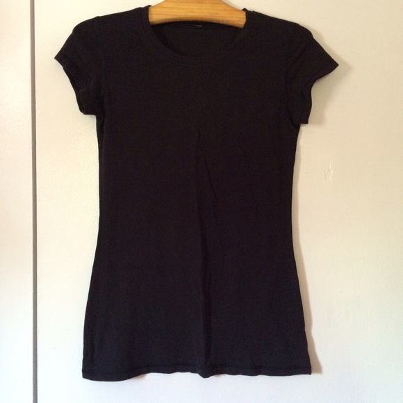 Sold! Lululemon black tee - Picture 2 of 3