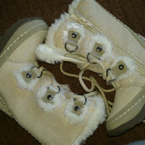 Nine West toddler boots off white