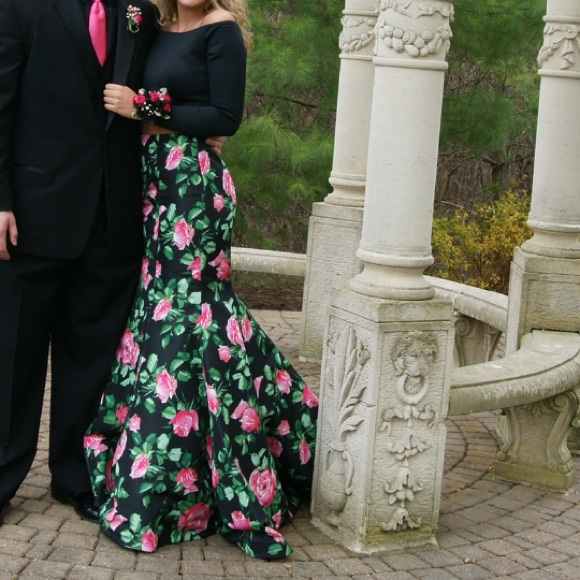 2016 Sherri hill prom dress