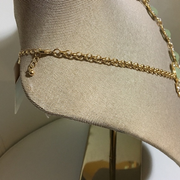 Green elegant necklace - Picture 3 of 4