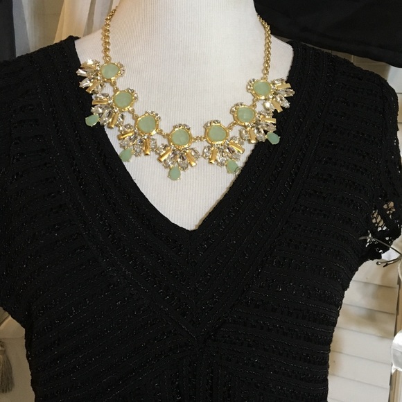 Green elegant necklace - Picture 4 of 4