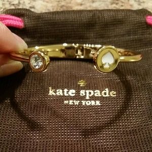 🚫NWT Kate Spade Gold Hinged Cuff (White Spade)