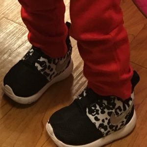 Nike Roshe runs 4c