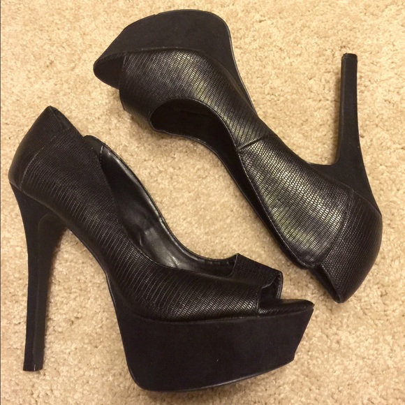 Black Just Fab snake skin peep toe heels