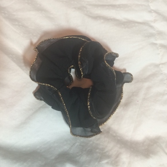 Scrunchie hair ties - Picture 2 of 4