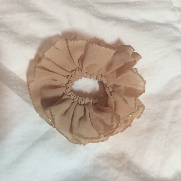 Scrunchie hair ties - Picture 3 of 4