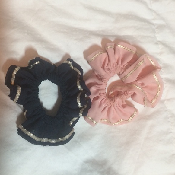 Scrunchie hair ties - Picture 4 of 4