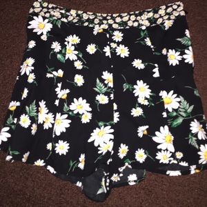 High waisted lose shorts
