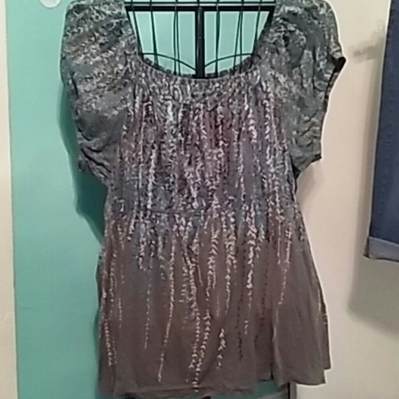 Short sleeve top