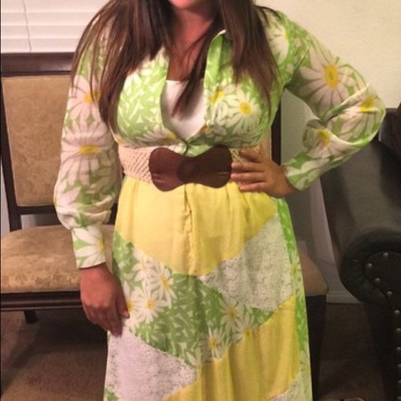 Vintage floral dress. Fits size 6-8. More like 8 - Picture 1 of 2