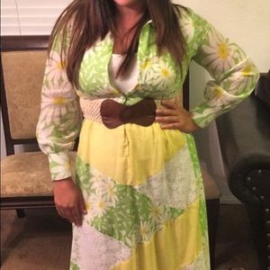 Vintage floral dress. Fits size 6-8. More like 8