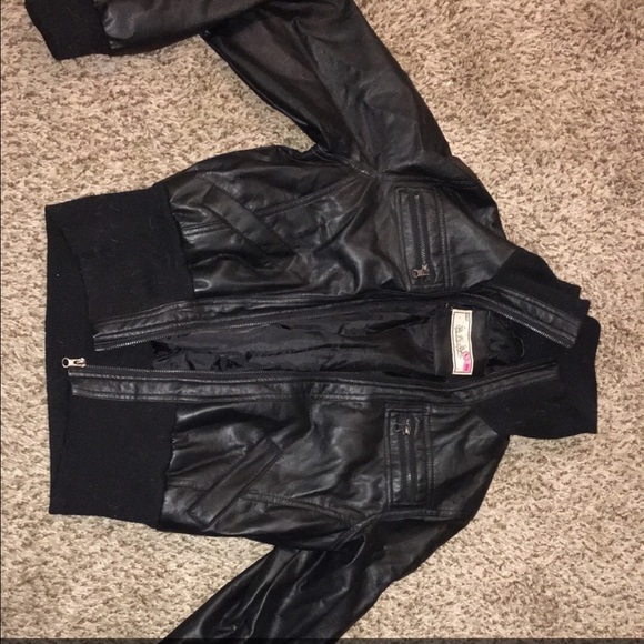black leather jacket w/ collar