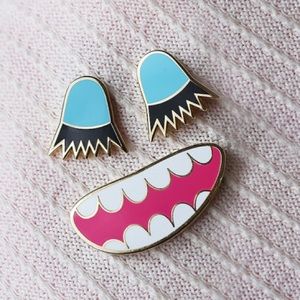 Lashes enamel pin set