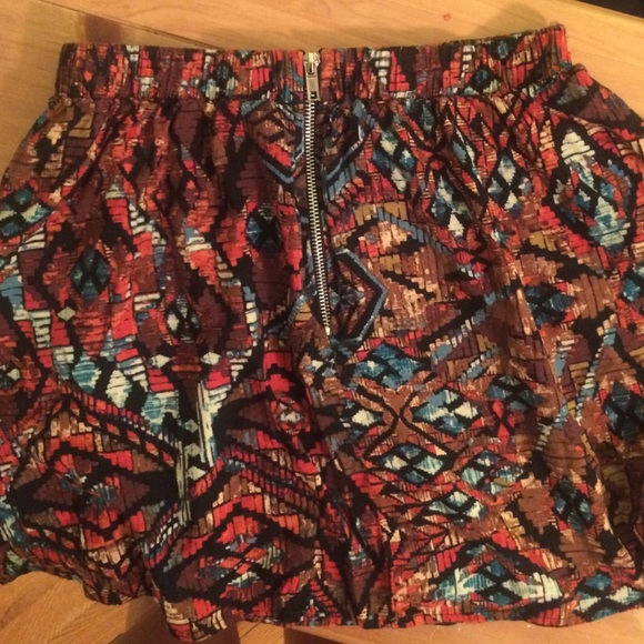Aztec Print Mini Skirt - Picture 2 of 3
