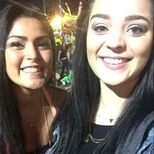 Meet your Posher, Alexis