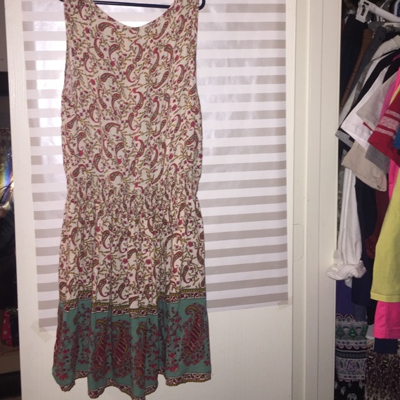 Patterned Dress - Picture 3 of 3