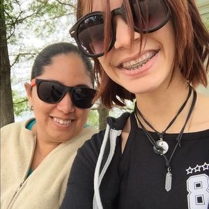 Meet your Posher, Mariely