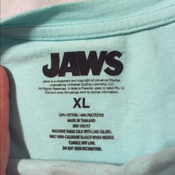 Quarter sleeve jaws t-shirt - Picture 2 of 2